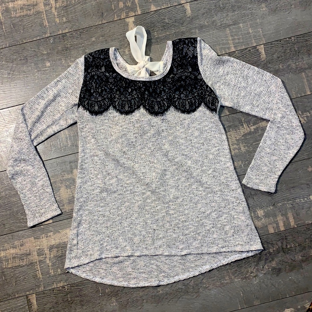 Medium moa moa sweater